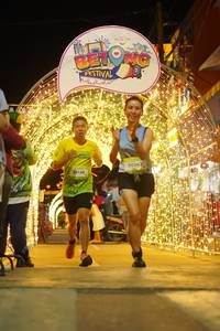 BIB: 50168, 50263
                            <button type="button" onclick="openModal(21832057)" class="btn btn-primary btn-sm float-right btn-popup" data-toggle="modal" data-target=".modal-high-quality">
                        <i class="fas fa-shopping-cart"></i> Add to Cart
                    </button>
                                            <button type="button" onclick="isThisMe(21832057, true)" class="btn btn-success btn-sm float-right btn-popup btn-isme hidden" data-toggle="tooltip" data-placement="bottom" title="นี่คือรูปของคุณใช่ไหม คลิกที่นี่เพื่อเอาเข้าอัลบั้ม">
                        <i class="fas fa-plus"></i> Add to album
                    </button>
                    <button type="button" onclick="isThisMe(21832057, false)" class="btn btn-warning btn-sm float-right btn-popup btn-isnotme hidden">
                        <i class="fas fa-ban"></i> Remove from album
                    </button>